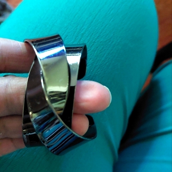 Vintage* Geometric Ribbon Cuff Bracelet - Picture 1 of 5